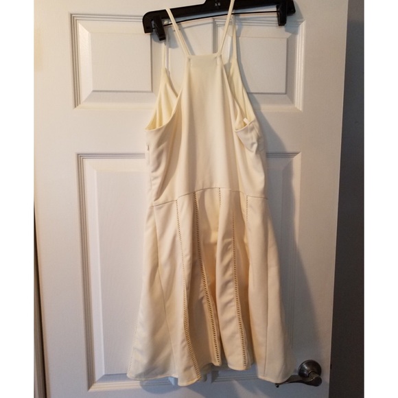 GUC cream dress - Picture 2 of 3